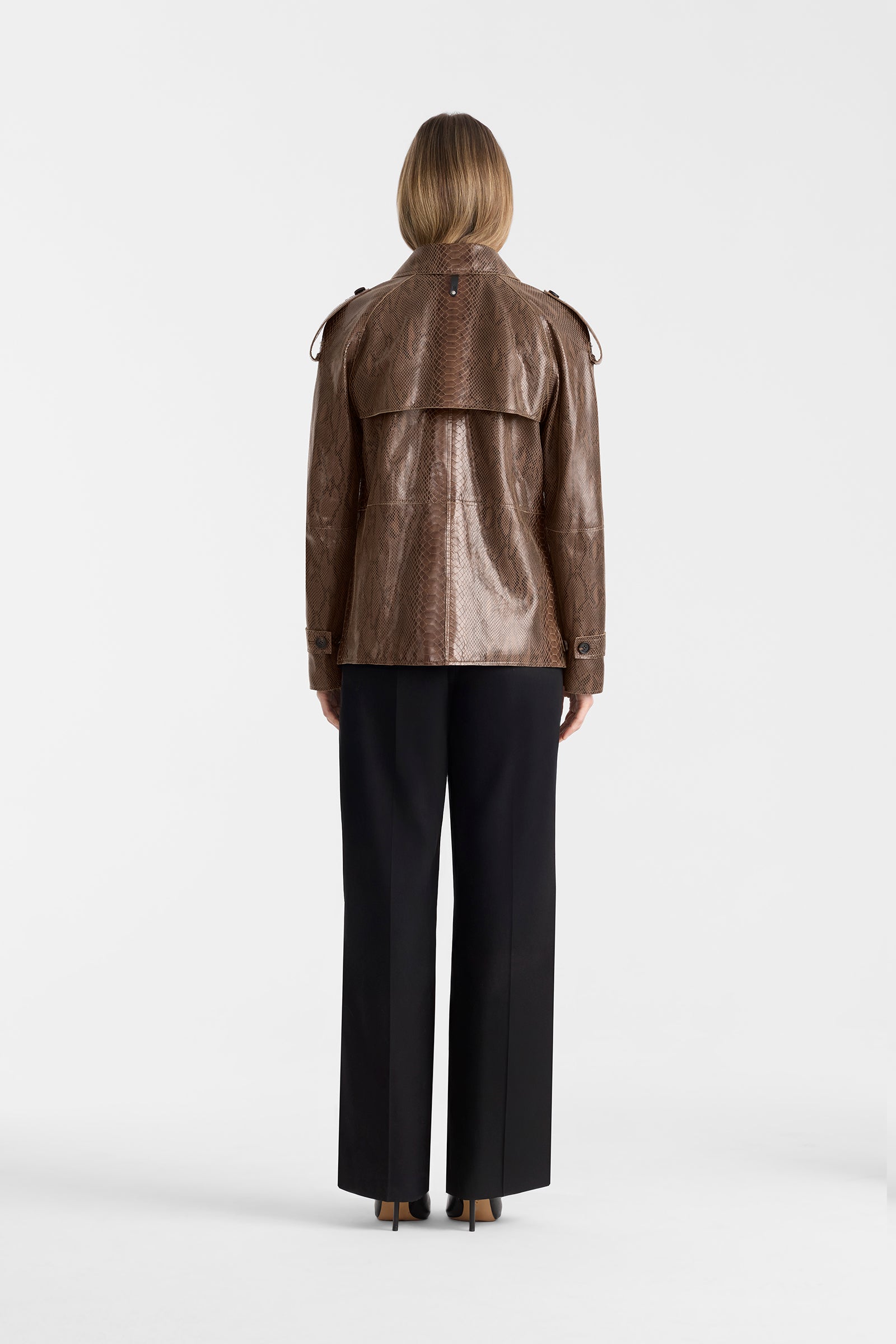 DOLORES-SNK(돌로레스-SNK)